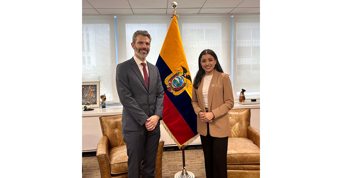 NYCHealthSystem's tweet photo. This #HispanicHeritageMonth, NYC Care is celebrating its growing partnerships with six Latin American consulates across NYC, helping immigrant communities learn about #NYCCare, a health care access program available to all New Yorkers regardless of immigration status or ability to pay. Learn more: https://t.co/GVGSPDmOuK