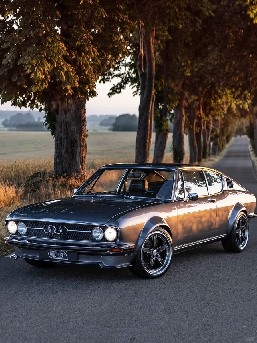 Retromania4ever's tweet photo. 🇩🇪 How good-looking was #Audi in 1972? https://t.co/QM5Gv0jjFd