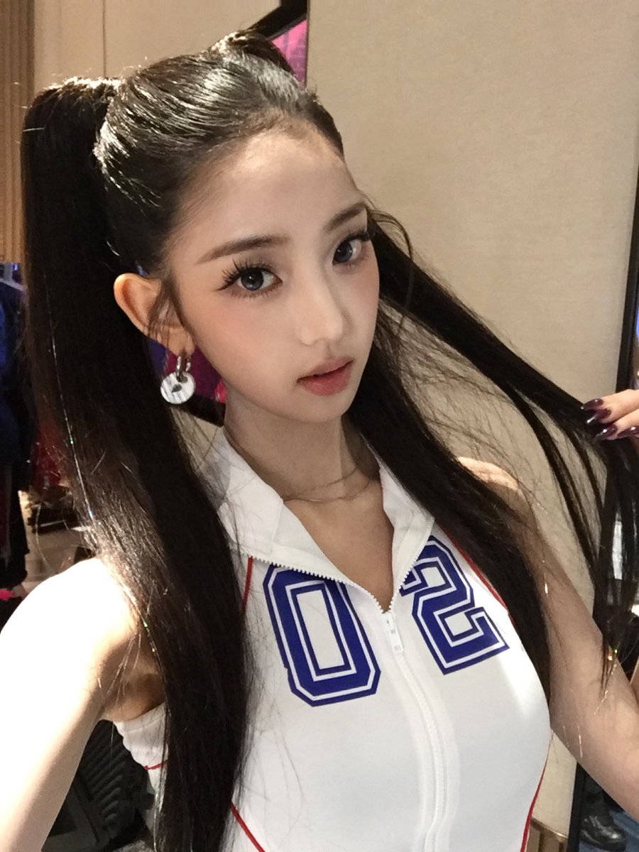 kiiilov33's tweet photo. 261010 베리즈 #이솔 https://t.co/rEO8vd8ovq