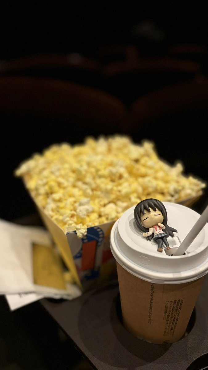 1z_zzs2's tweet photo. まどマギ映画も特典出た時に行けてはっぴ〜꒰｡•◡•｡꒱ https://t.co/sEGlZMLbyJ