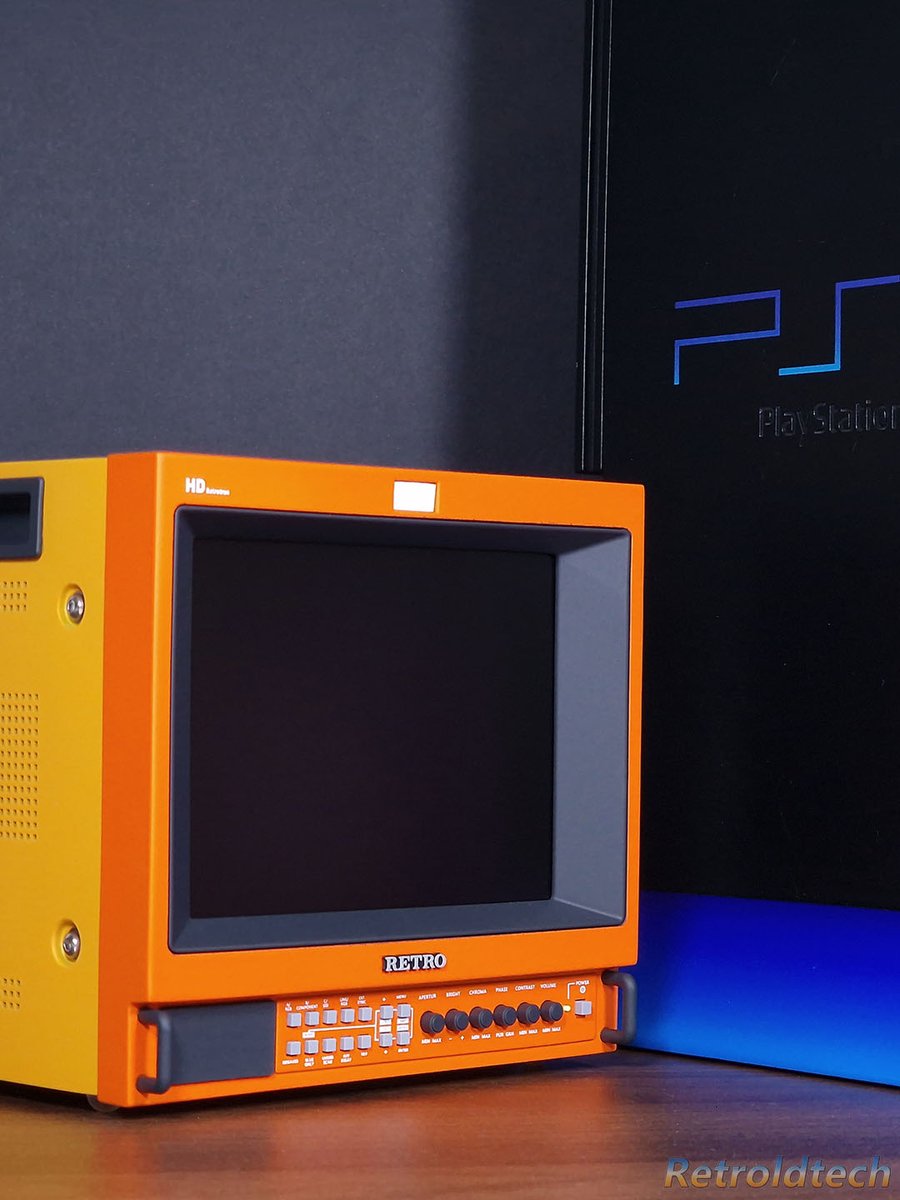 Retroldtech's tweet photo. Mini PVM in Orange Dual Tone + PS2 🧡🖤

The PS2 is already a legend. Give it a handcrafted Mini PVM with a little attitude, and suddenly your gaming corner becomes your favorite place in the house.

That empty spot next to your PlayStation? I have an idea. https://t.co/rw6UBxt3cV