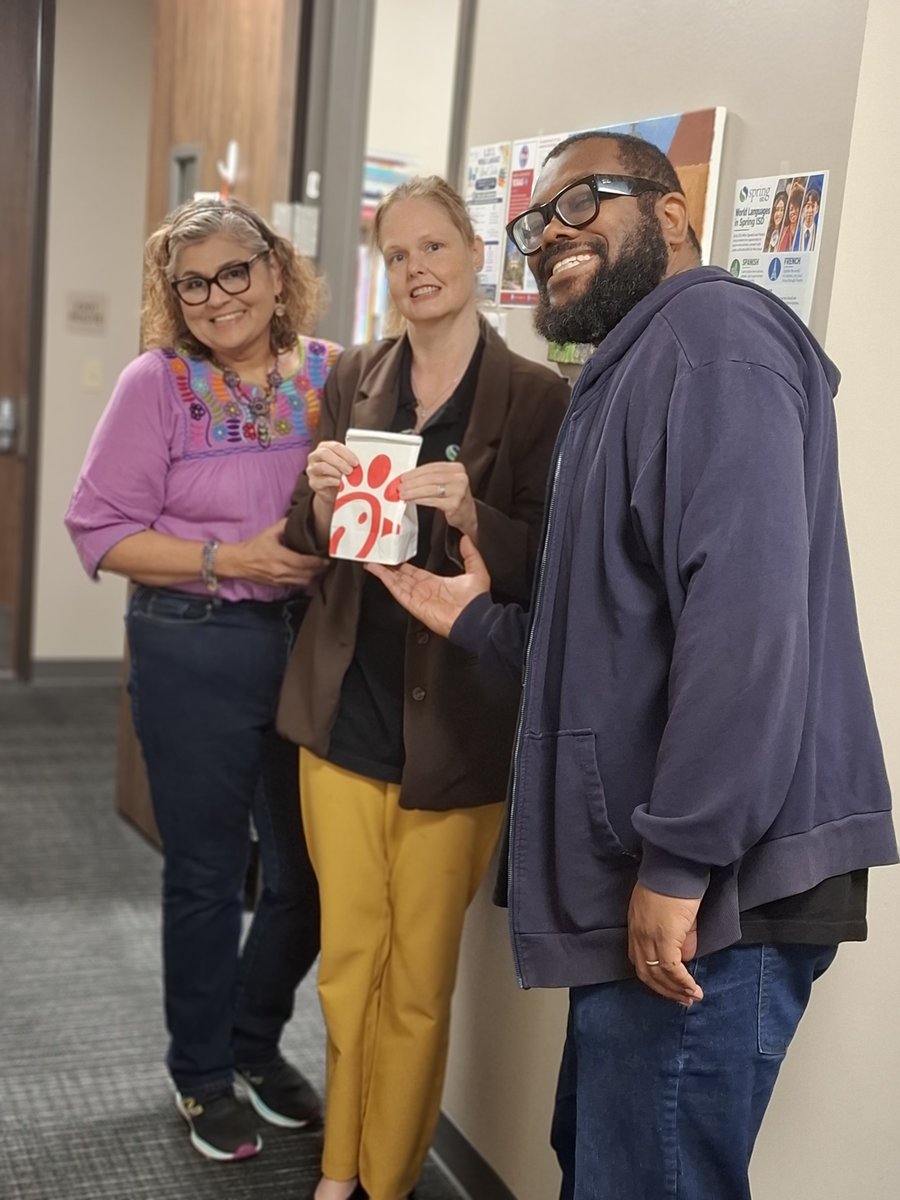 MrGoddard3's tweet photo. Grateful to @cfa1960walters for helping celebrate our students efforts w/ @SpringISD #HispanicHeritageMonth contest! Thx Ms. Clifton! @SISD_Supe @LaTracyHarris @branbrotherton @ZapataAlisa @rlc1908 @letlau2004 Kathy Heinze #CelbremosSpring  @michelle_neyrey https://t.co/VYuyCrgc40