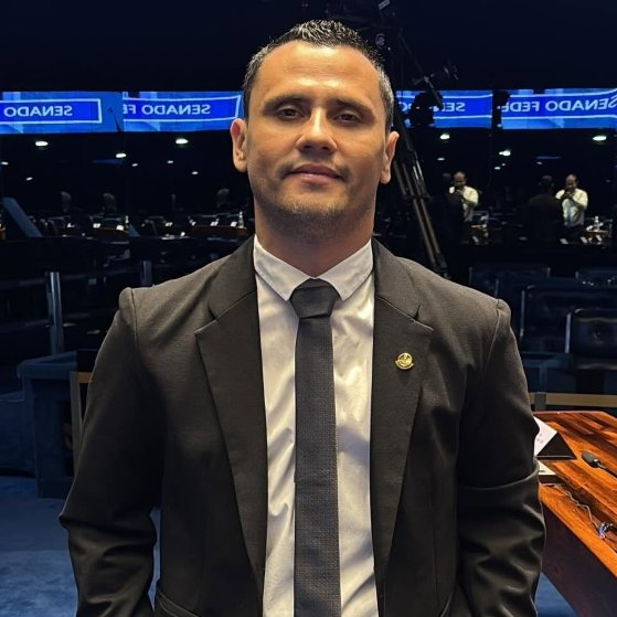 republiqueBRA's tweet photo. ⁉️ ⚡️ Cleitinho, governador eleito de Minas Gerais, rebate a possibilidade de privatização da Cemig: “Por que venderia uma empresa que dá lucro? Vou fiscalizar para que o lucro volte para o povo, e não para o bolso dos acionistas”. https://t.co/QrqL3zofML