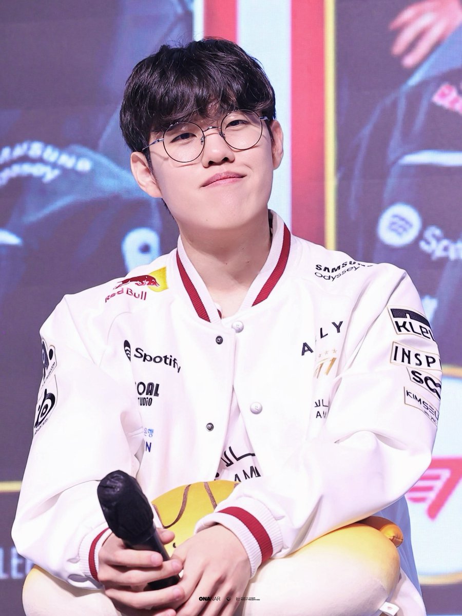 onanar222's tweet photo. 「261009 팬미팅」

Cute🐯🤍❤️
#오너 #Oner #문현준 #T1WIN https://t.co/cTeC3TlK5X