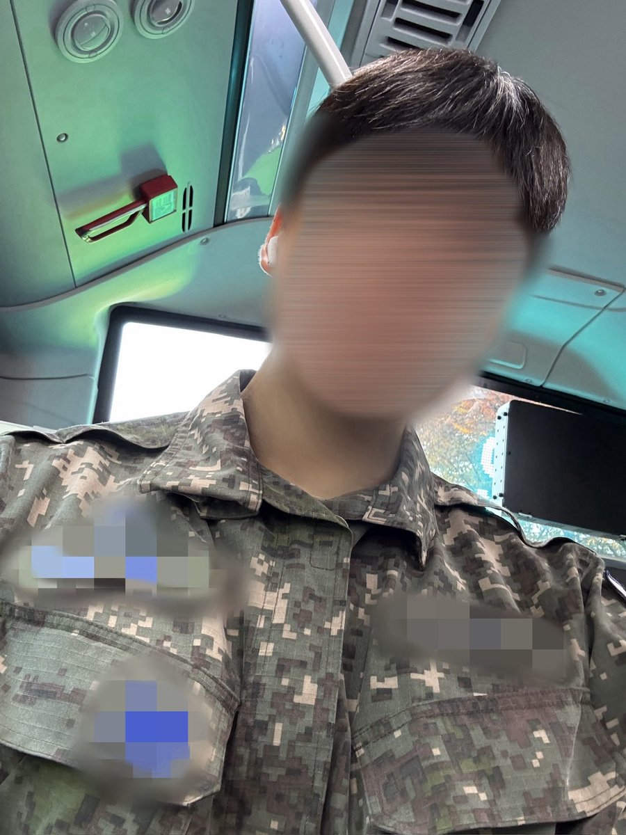 oppeonm's tweet photo. 군인 딸치는 거 볼 사람
#군인 #게친소 https://t.co/v2bWWyXsV1