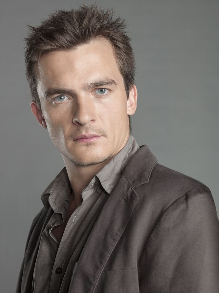 ThePopAffairs's tweet photo. Happy 45th birthday to the talented Rupert Friend! 🎉 https://t.co/VFBhzNAKbW