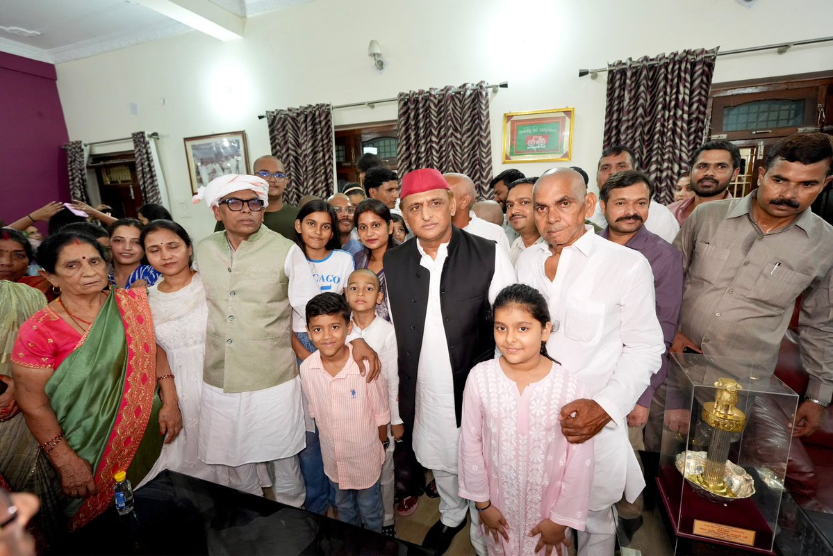 yadavakhilesh's tweet photo. https://t.co/VmCFaxfGI9