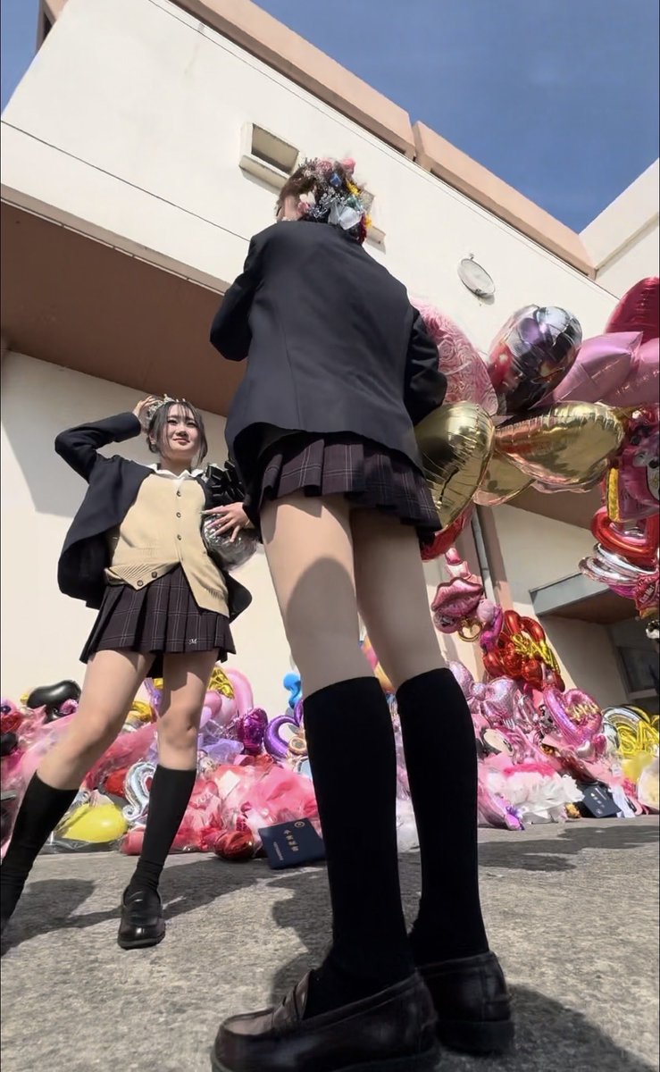 RycpDTtXkp366's tweet photo. 以下の画像を出せるので、他の動画交換お願いします
#jk #逆さ #さかさ #女子高生 #鳥 #逆さ鳥 #文化祭 https://t.co/7LfFtT17jQ