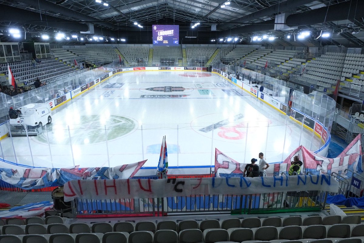 MilanoHockey's tweet photo. We are ready!
For the first time at #FieraIceArena
#MilanoHockeyClub #ICEHockeyLeague https://t.co/FqlPKP8acA