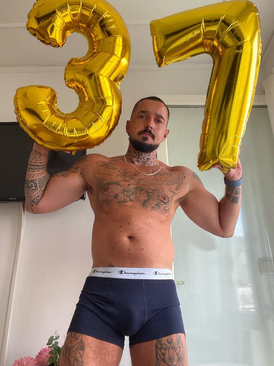BigSerbianBro's tweet photo. Birthday bro https://t.co/Un3rnZh7CY