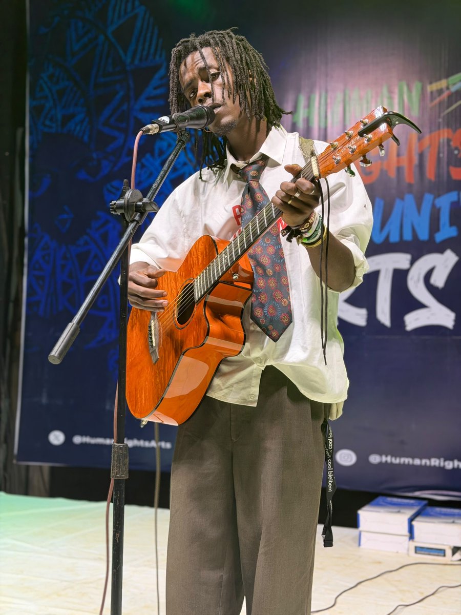 HumanRightsArts's tweet photo. Breathe taking performance by Ronald Ssemaganda at the Human Rights Are Universal Arts Festival, it is day 1 with 8 more days to go. 
#HumanRightsArtsFestivalUG 
#ThreadsOfBelonging https://t.co/AlSeiWYHWo