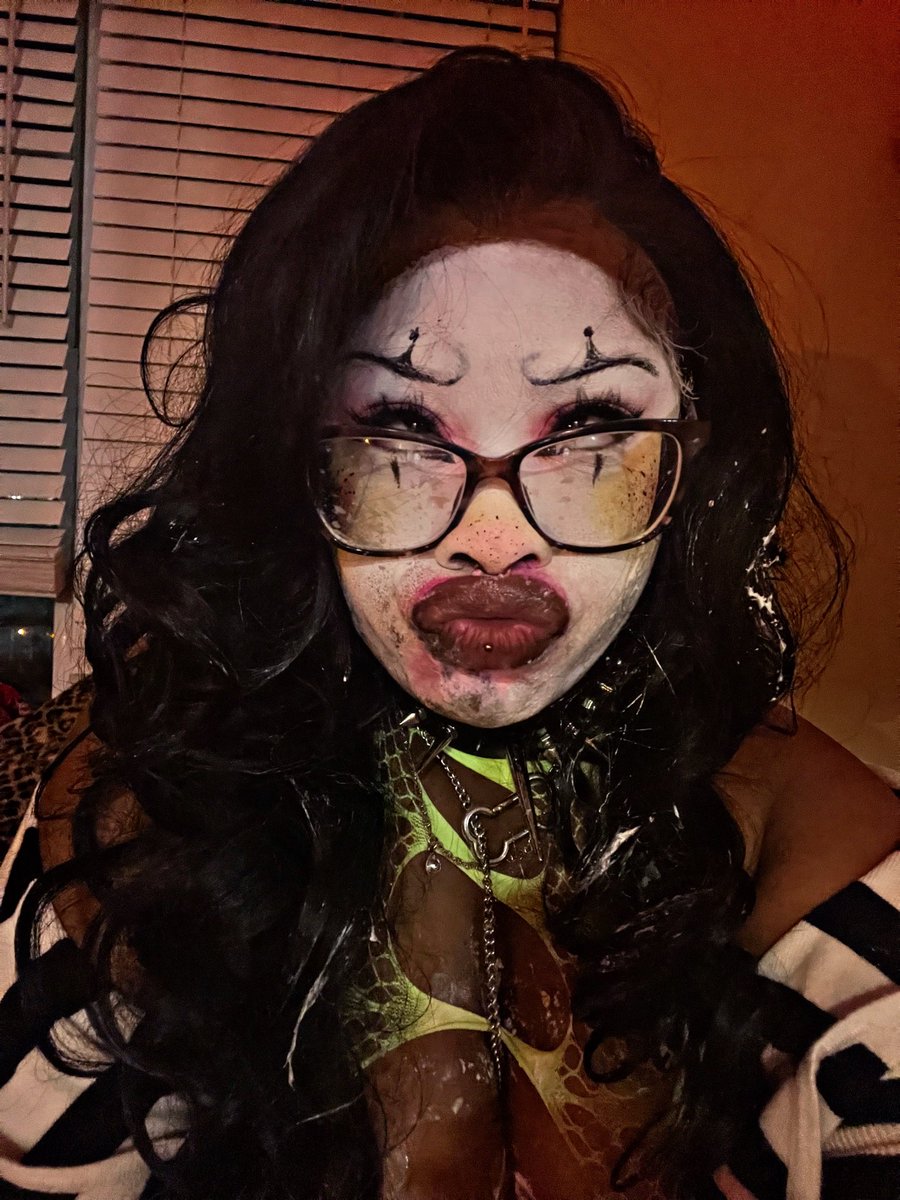 nuthinbutlipss's tweet photo. Thank you for 50k!!! 🎃 October for the freak bitches only !!! 😵‍💫 https://t.co/EuVlGRMSMx