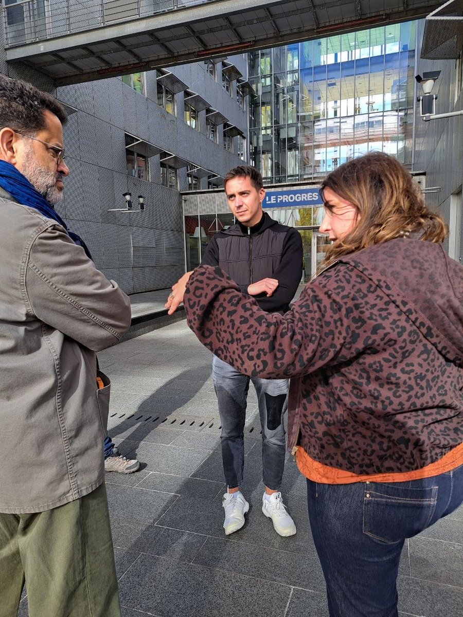 gabrielamard's tweet photo. Soutien aux salarié•es du groupe EBRA en grève aujourd'hui à l’appel du Syndical National des Journalistes. Je suis passé les soutenir au siège du Progrès à Lyon.
Alors que le groupe détenu par le Crédit Mutuel annonce un plan social supprimant 400 postes, les salarié•es dénoncent la destruction des métiers et la détérioration de l’information, conséquence notamment du recours grandissant à l’Intelligence Artificielle.
Demain, les antennes locales vont fermer et les articles seront relus, corrigés et rédigés par l’IA.
La presse écrite régionale est en danger, il est urgent de réglementer l’usage de l’Intelligence Artificielle.
#EBRA
#Creditmutuel