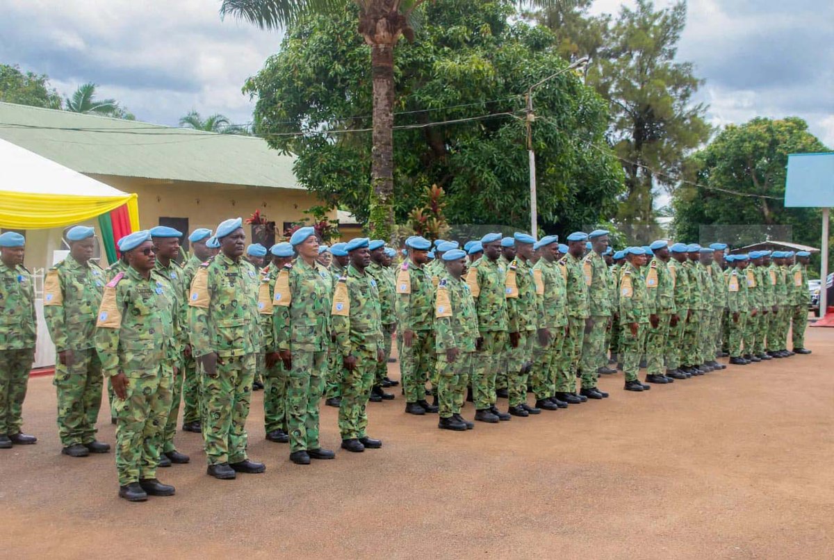 mindefcm's tweet photo. Le vendredi 09 octobre 2026 à la BQG, le MINDEF Joseph Beti Assomo a présidé la restitution de l’Étendard du 12ᵉ contingent camerounais de la MINUSCA, commandé par le Col NOUMEDEM Donfack Francis. https://t.co/9eQOjhhZ4s