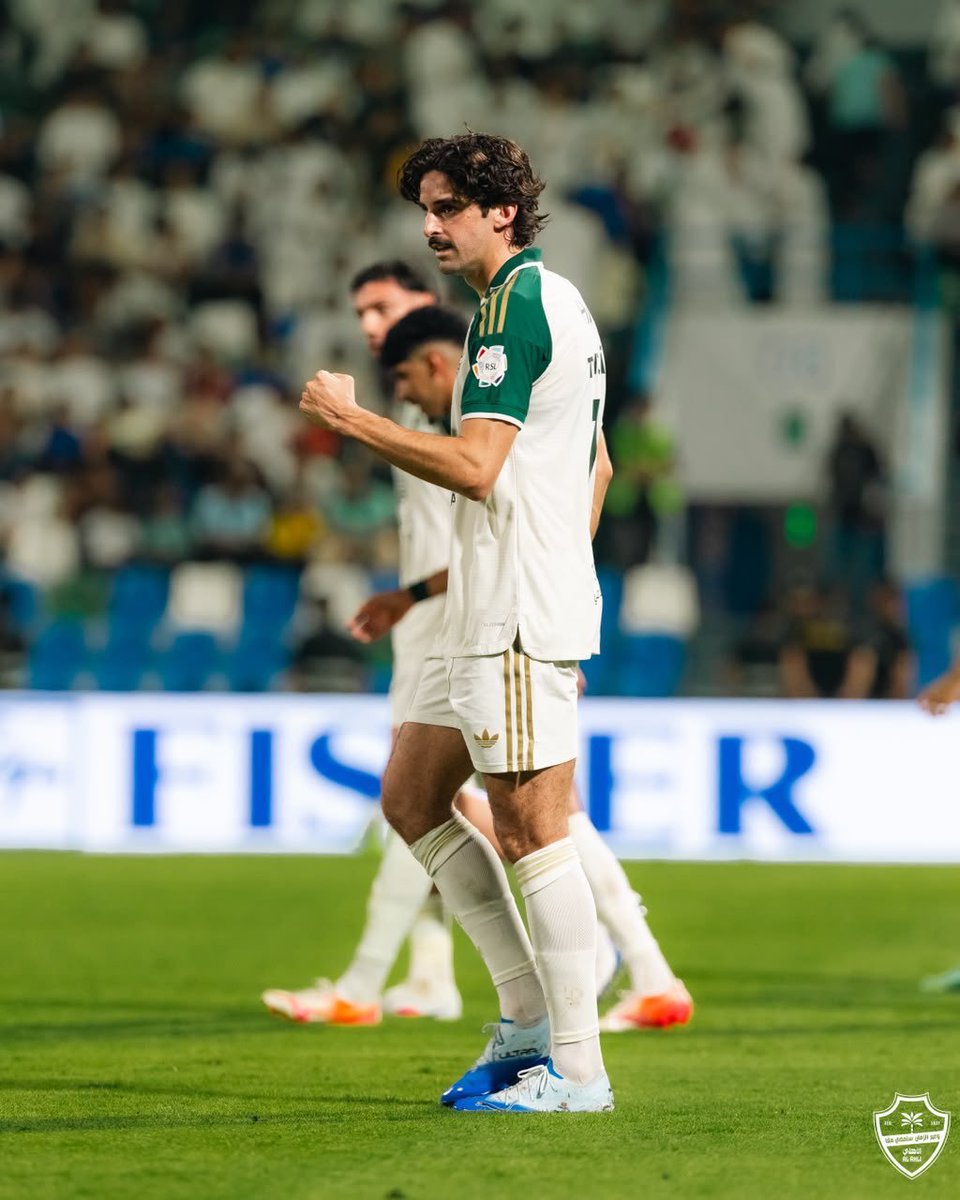 Manoyasso's tweet photo. ترينكاو يتجاوز عدد اهداف محرز في الموسم الماضي 🤯
- محرز 4 اهداف في 34 جولة
- ترينكاو 5 اهداف في 8 جولات فقط https://t.co/Zvp1osvK6h