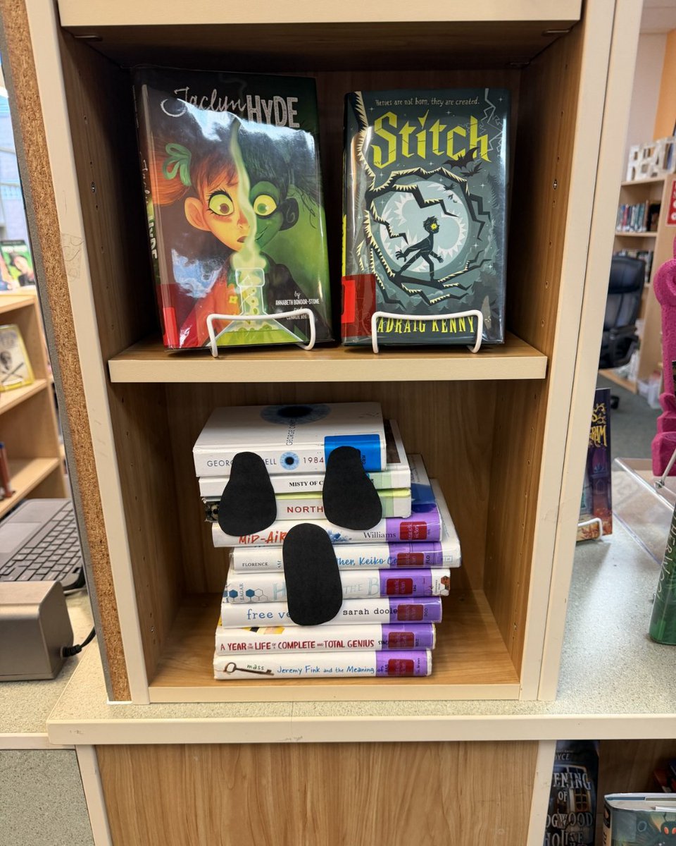 JrLibraryGuild's tweet photo. We have FREE character stack tutorials for you! 👻🐈‍⬛🎃 Our Spooky Shelf web page is full of great seasonal resources: https://t.co/3rIIfwftqH

Thank you to Roxanne Lape from Begich Middle School in Anchorage, AK, for providing us with sample images! https://t.co/gsObVSlgKy
