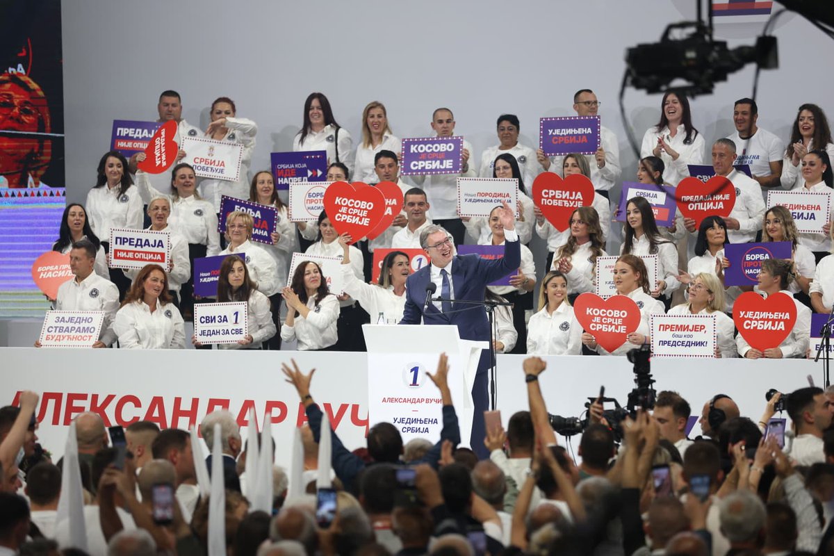 sns_srbija's tweet photo. "Бескрајно хвала. Бескрајно хвала, Шумадијо. Бескрајно хвала, Крагујевац", рекао је носилац листе "Александар Вучић - Уједињена Србија" Александар Вучић @avucic. https://t.co/igBw3Z2ACd https://t.co/F1XCH7EL60