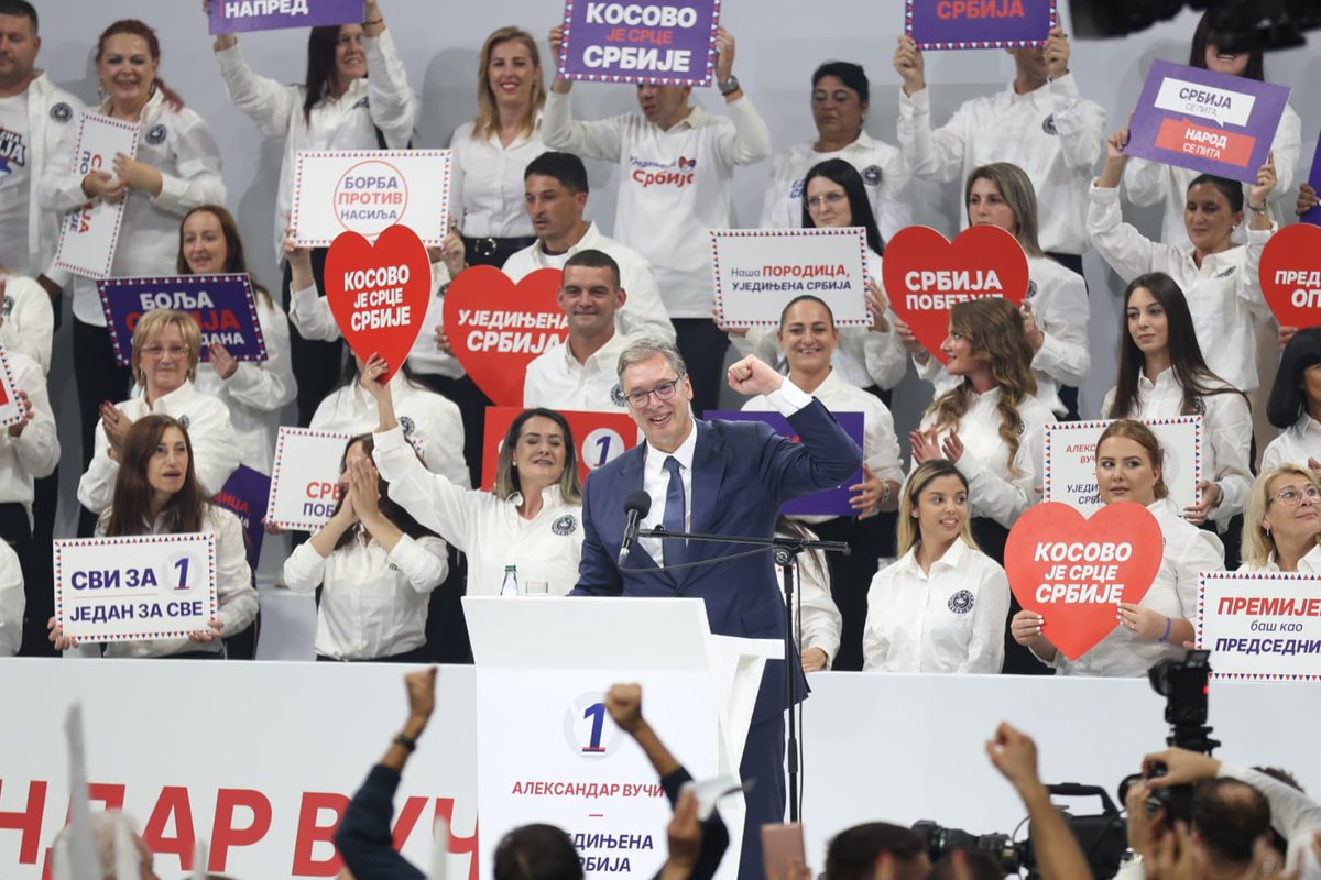 sns_srbija's tweet photo. "Бескрајно хвала. Бескрајно хвала, Шумадијо. Бескрајно хвала, Крагујевац", рекао је носилац листе "Александар Вучић - Уједињена Србија" Александар Вучић @avucic. https://t.co/igBw3Z2ACd https://t.co/F1XCH7EL60