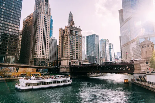 Wealth_Guide_'s tweet photo. Big cities, which have a population over 250,000, come with specific financial and lifestyle benefits. But for some retirees, those benefits may not be enough to outweigh the crowding, cost of living, and busy pace of life. https://t.co/SygqsY6kCD https://t.co/lqzLovGoDx