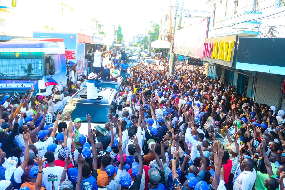 skmusyoka's tweet photo. Mombasa, you showed up and you spoke!

Mwembe Tayari was a blue wave of resolve. The writing is on the wall: WANTAM is inevitable!

This predator regime has raided payslips, overtaxed hardworking Kenyans and made life unbearable for millions. Next year, it goes home!

To the people of Mombasa, my commitment is this: within our first six months in government, we will prioritise dualling the Nairobi-Mombasa Highway. Less congestion, fewer preventable accidents and faster movement of people and goods along our most critical economic corridor.

And to every Kenyan, I make this solemn pledge: I will restore constitutionalism, uphold the rule of law and protect human dignity. Every Kenyan deserves a government that respects their rights and safeguards their freedoms.

Mombasa, asanteni sana! Pamoja Tutakomboa Kenya!

#TheUkomboziAlliance #WANTAM