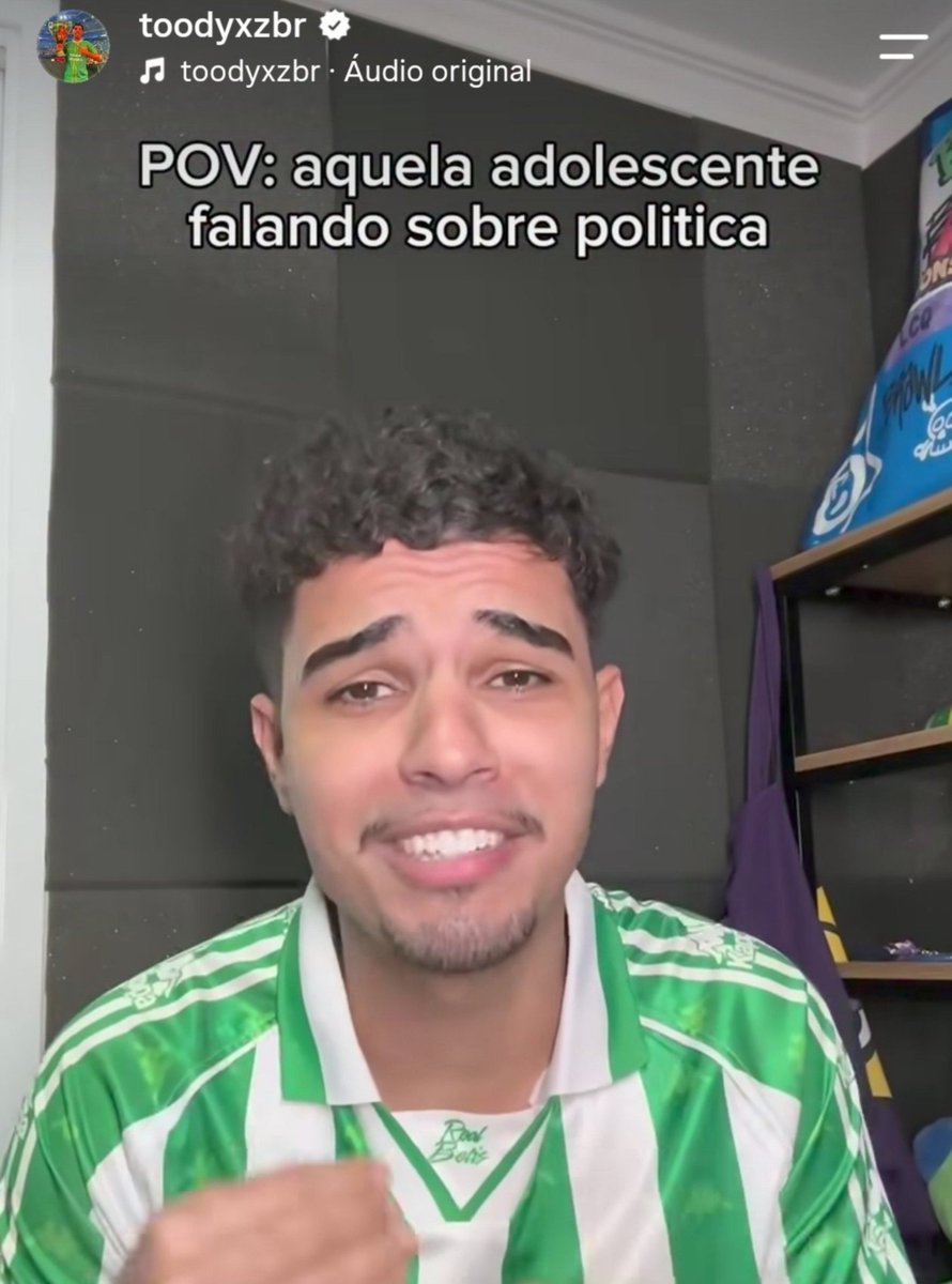FinxNewsXD's tweet photo. "Influênciador" Toddyxz faz video zombando a esquerda, minorias e causas sociais.

Em tom de deboche e sarcasmo disse "o Flávio bolsonaro vai tirar os direitos das mulheres [....] Lgbts e vai por todos em centros de concertação"

Obrigado @Kilty_cy  pela informação em seu perfil https://t.co/1Gw35lfbWU
