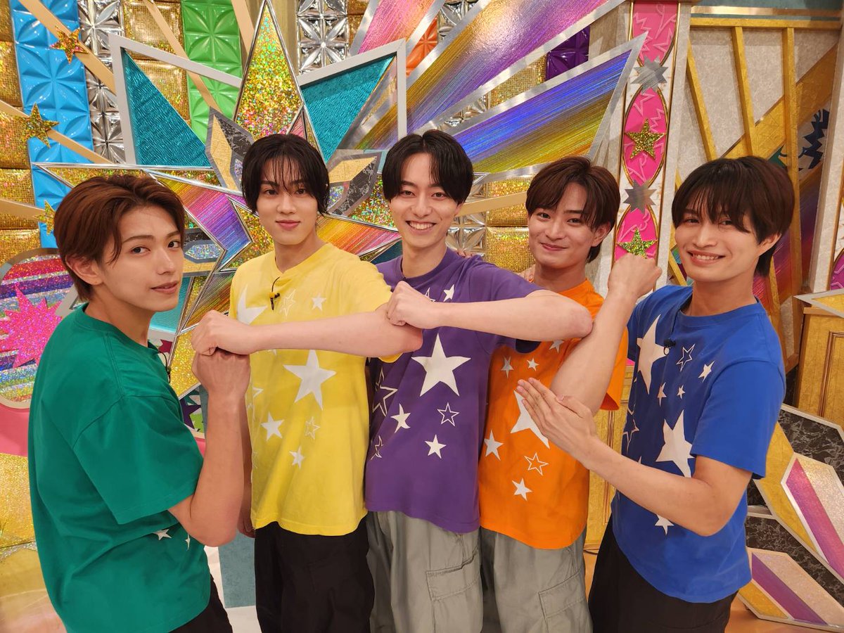 bachistar_ex5's tweet photo. 今日夕方4時から放送の
#バチバチSTAR 🌟

ACEesが芸人チームと対決💥
激辛料理を食べたフリをしている
ライアーを見破る「かライアーゲーム」🔥
勝利チームにはご褒美も！
勝つのはどっちだ⁉️⚡️

夕方4時から！

#ACEes https://t.co/CVVbj4pJGL