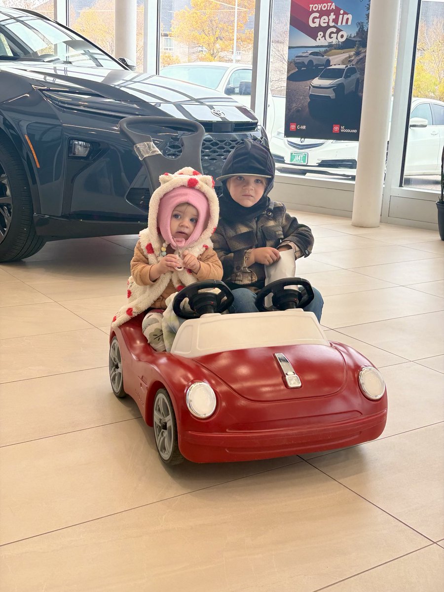 YorktonToyota's tweet photo. π This is how we're rolling into Friday here at Yorkton Toyota! And it looks like we service all makes and models too! π¦π»π§π»
#YorktonToyota #FFUN #FridayFun #kidscar #service #Yorkton #Sask #kidapproved https://t.co/Y7tdyaN2oj