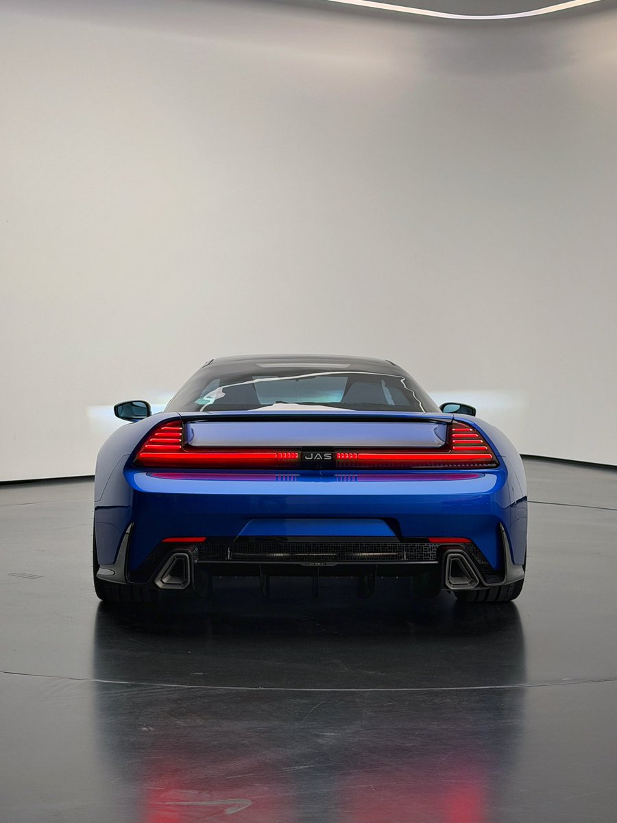tomwookieford's tweet photo. JAS Honda NSX Tensei. 
Wasn’t convinced a ln NSX needed this. But it’s a convincing car in person. https://t.co/SUToiYLgX3
