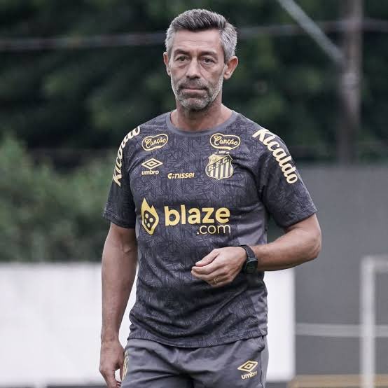 _pedroramiro's tweet photo. Os três nomes que mais “agradam” à diretoria do Corinthians no momento:

Fábio Carille (prioridade);
Vojvoda;
Pedro Caixinha.

Há outros nomes sendo oferecidos também. Mas esses são da “linha de frente” agora. https://t.co/rGM8OsA1by