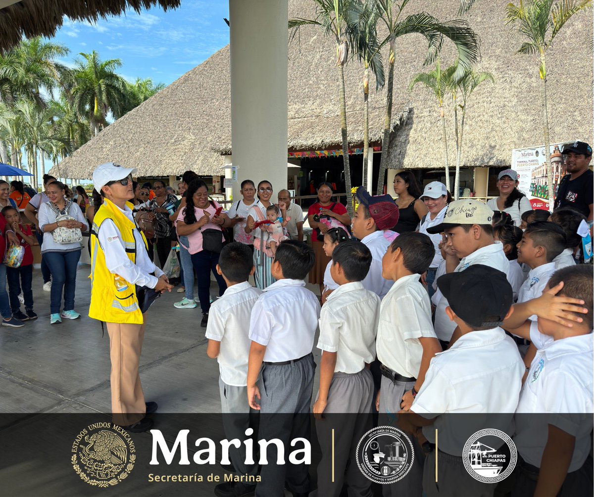 puerto_chiapas's tweet photo. ¡Fomentando la cultura portuaria! 🚢👧👦
Recibimos a los alumnos de la primaria Álvaro Obregón en Puerto Chiapas para una visita guiada. 🌊✨ Aprendieron sobre las actividades turísticas en los arribos de cruceros. ¡Gracias por venir! 🤝🎒
#PuertoChiapas #VisitaGuiada https://t.co/ftqa7YCEMQ