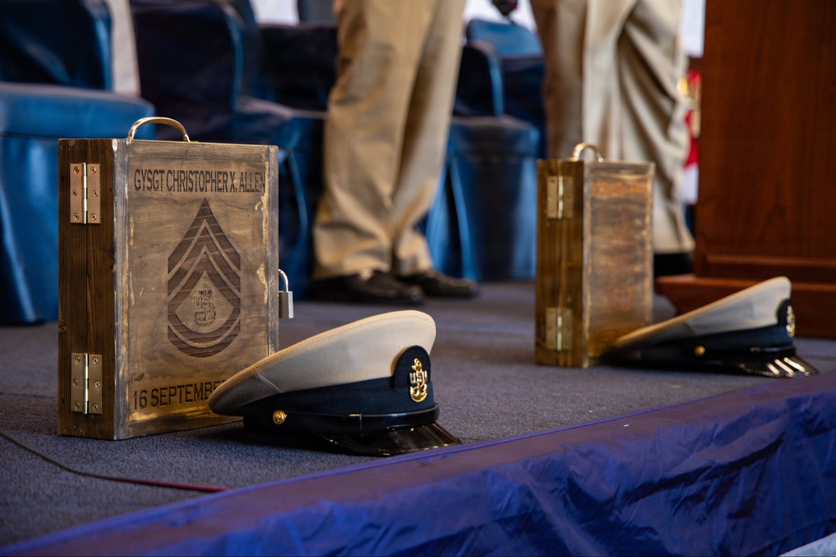 The24MEU's tweet photo. Crossing the Deckplates. ⚓🇺🇸

Representing #lcf24, one of our own stood alongside #usnavy brothers and sisters during the Chief Pinning Ceremony aboard the @uss_san_antonio, proving the strength of our Blue-Green team. https://t.co/W386R50Lag