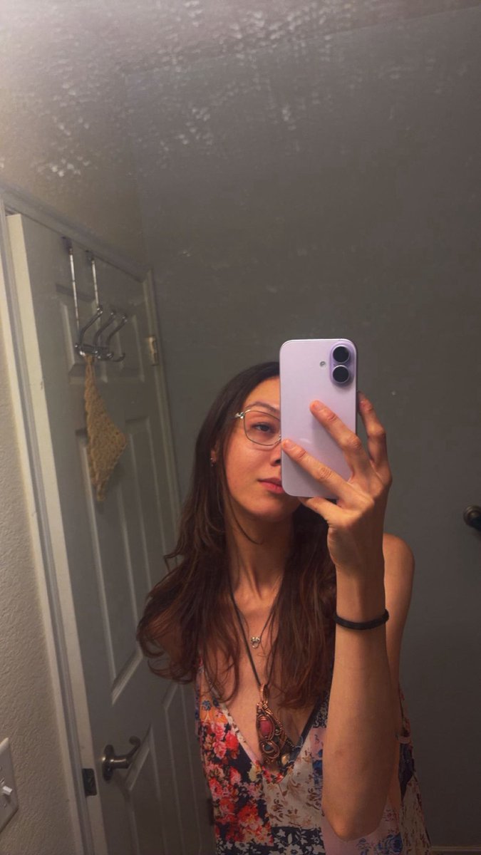 ThinkingNessie's tweet photo. i cut my hair earlier this week :) https://t.co/BoWpQRan0R