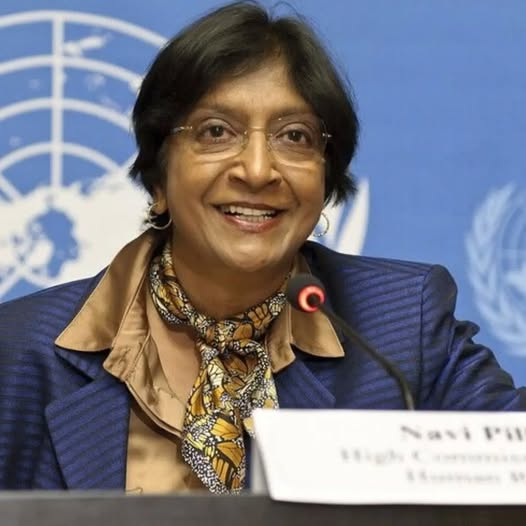 pierpi13's tweet photo. Questo Nobel per la pace sta facendo schiumare di rabbia i terroristi israeliani, quindi è stato assegnato alla persona giusta!
Navy Pillay, 85 anni, giurista sudafricana, magistrata alla Corte penale internazionale e presidente del Tribunale internazionale per il Ruanda, ha appena vinto il Nobel per la Pace.
Ha ricoperto la carica di presidente della Commissione d'inchiesta internazionale indipendente delle Nazioni Unite sui territori palestinesi, che nel 2025 ha accusato Israele di aver commesso un "genocidio" a Gaza nel tentativo di "distruggere i palestinesi".
All'epoca, Pillay dichiarò: "C'è l'intento di distruggere i palestinesi a Gaza attraverso atti che soddisfano i criteri stabiliti dalla Convenzione sul genocidio".
È stata più volte attaccata da Israele e dagli USA per il suo coraggio e, infatti, stanno schiumando. Questo, di sicuro, è uno dei Nobel per la Pace più meritati della storia. Senza alcun dubbio!
Giuseppe Salamone