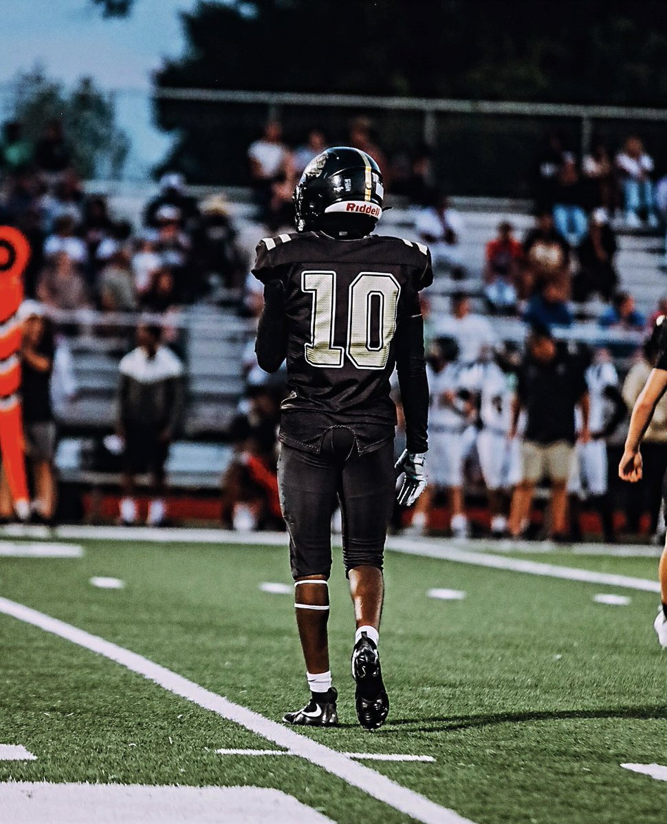 KingstonC2030's tweet photo. Got the “W” last night 38-0!! “Offensive Highlight” “Defensive Highlight” Below!!⬇️

2-touchdowns, 1- Interception, 1pancake, 6/8 receptions/carries, 95+yards, 4-ast tackles 

#AGTG #Whirlwind @JHSHurricaneFB @SelvySzn @toddrake00 @DerrickDnix @PrepRedzoneAR @PrepRedzone @VarsityVibeAR @ARPrepSports @CoachDLett @CoachSpenceOBU @CoachOdom_Aaron @tygeorge23 @CoachAlexFaulk @CoachRiley7 @CoachWalk731 @LThornburghTAMU @WFDavis_ @monday_ethan @CoachDBaker81 @Matthew_Suero