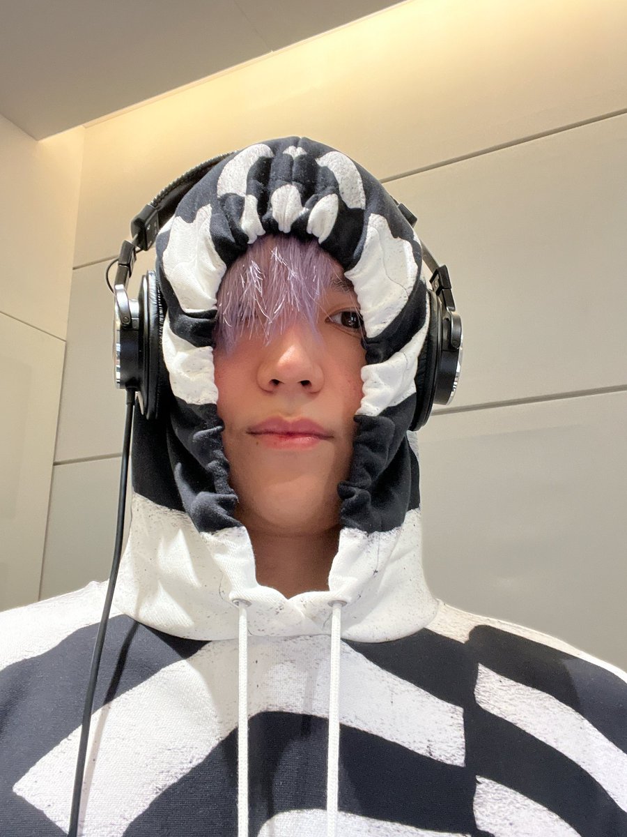 07ty01_'s tweet photo. 진짜 기여운 태용옵 버블 찾고옴 

그때 당시 관둬 녹음중이던 태용은 초성만 던져두고 
맞춘 누낭이들 이름을 언급해서 난리났었는데
본인은 침착하게 단어가 많앗꾸나. 하고 선택지 11개주고 떠남 https://t.co/AEjTx9eKui