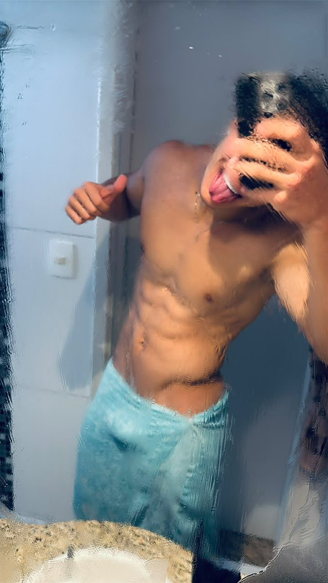 AlphaBueno_'s tweet photo. Sim, você acabou de encontrar o seu melhor lugar, cadela: aos meus pés.
Você só precisa obedecer e servir! 

18 anos, hetero, forte e dominador. Do jeito que você gosta.

O seu papel é se submeter a mim.
Ajoelhe-se e sirva!

Teu maior Alpha chegou! 🔱
#findom #fetiche #AlphaBueno https://t.co/oJMd5zc0ff