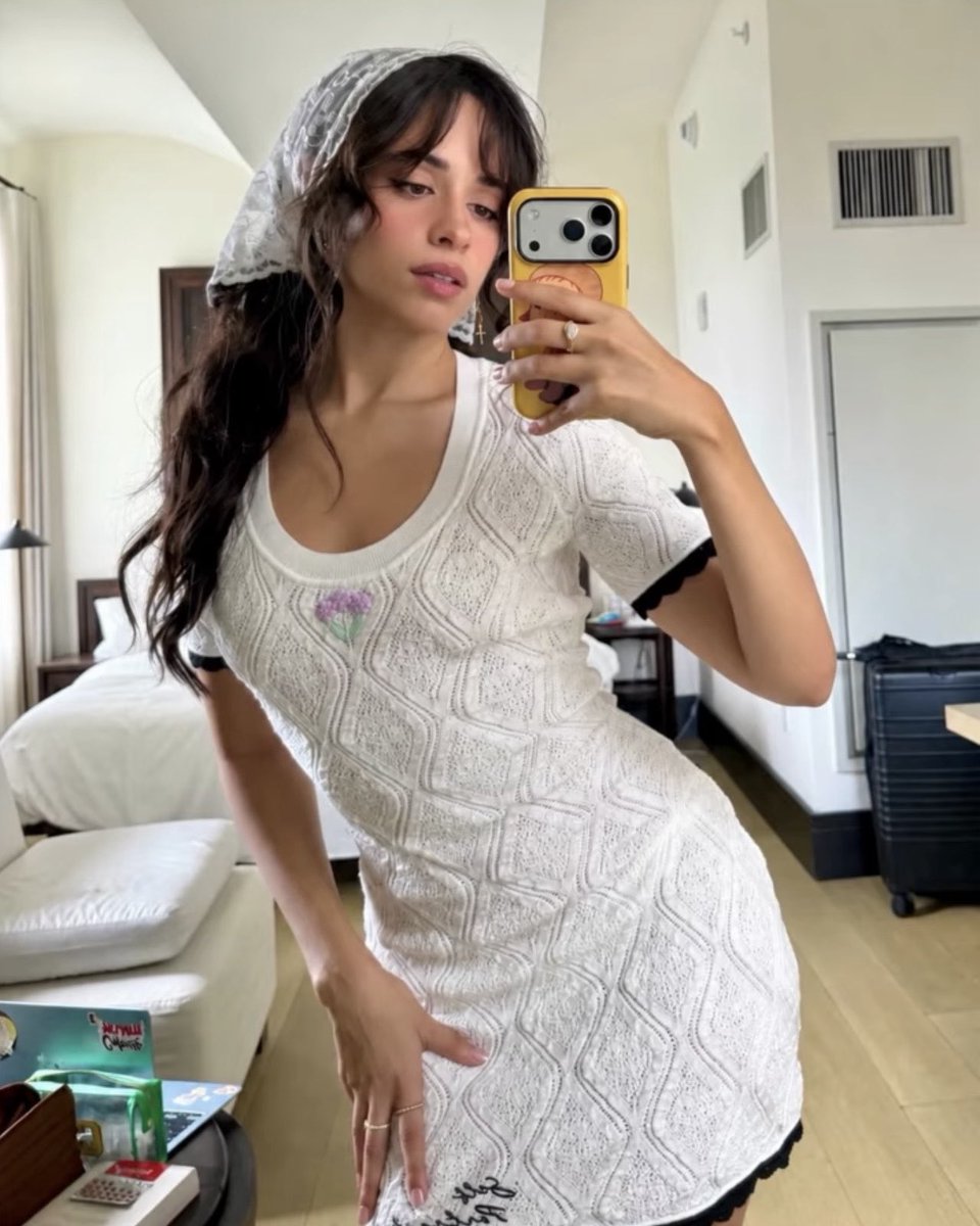CamilaAccess's tweet photo. waitin' for you just in case 💛 https://t.co/zqSnSDCsR5