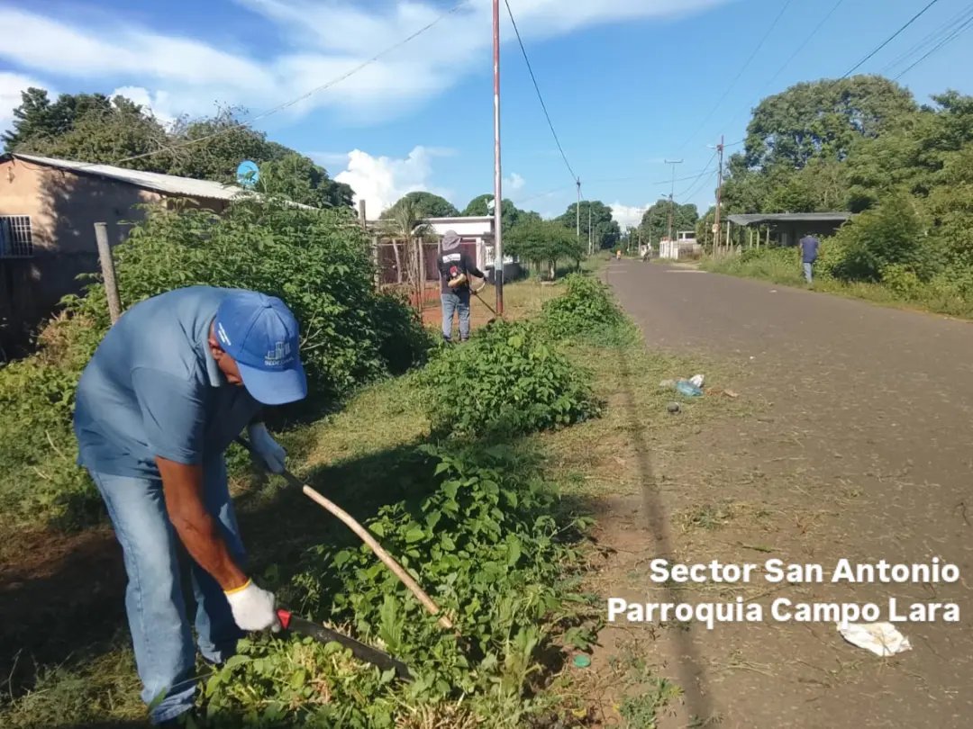 SedemaulOjeda's tweet photo. Este #8oct Sedemaul llevó a cabo diversas jornadas de limpieza en el municipio Lagunillas, bajo la gestión del alcalde José Mosquera abordando la escuela Davinio Faría, la avenida Intercomunal, el sector San Antonio de Campo Lara y la Plaza Las Banderas.
@alclagunillas https://t.co/frV9nxC46Q