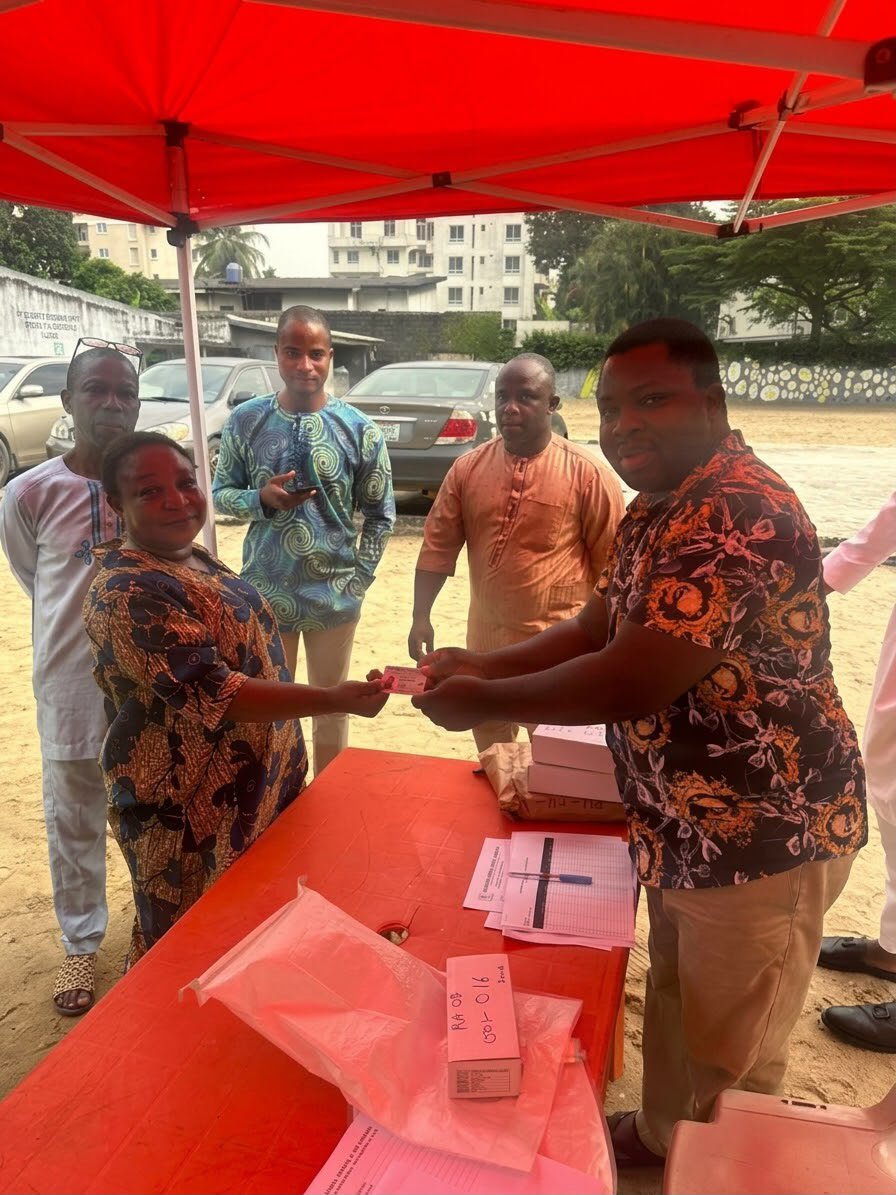 ineclagos's tweet photo. Proud moment as Lagosians turn out at their Registration Area (Ward) centers to collect their PVCs. 
Every vote counts. 
Get ready to make yours heard. 

#INEC
#INECLagos #CollectYourPVC #NigeriaDecides2027 https://t.co/aHPYN9XqUC