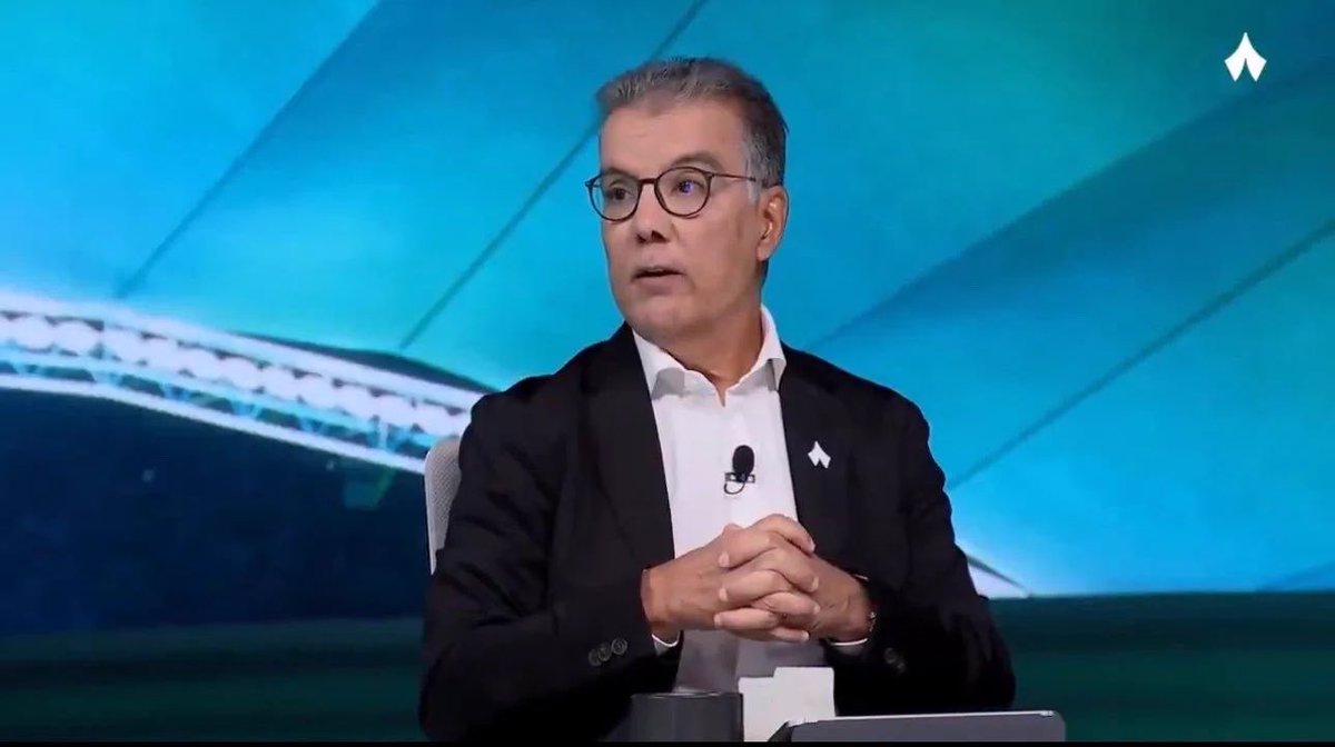 ALAHLI_PLUS's tweet photo. 🎙️ مُحلّل «ثمانية» طارق ذياب:

بوستيش استلم واحدًا من أفضل الفرق في الدوري، واستلمه وعنده أفضل دفاع
تعادل في دوري الأبطال وخسر كأس القارات.

فوز اليوم لايعني شيء ، اذا امام الفرق الكبيرة يخسر https://t.co/F40pnlYece