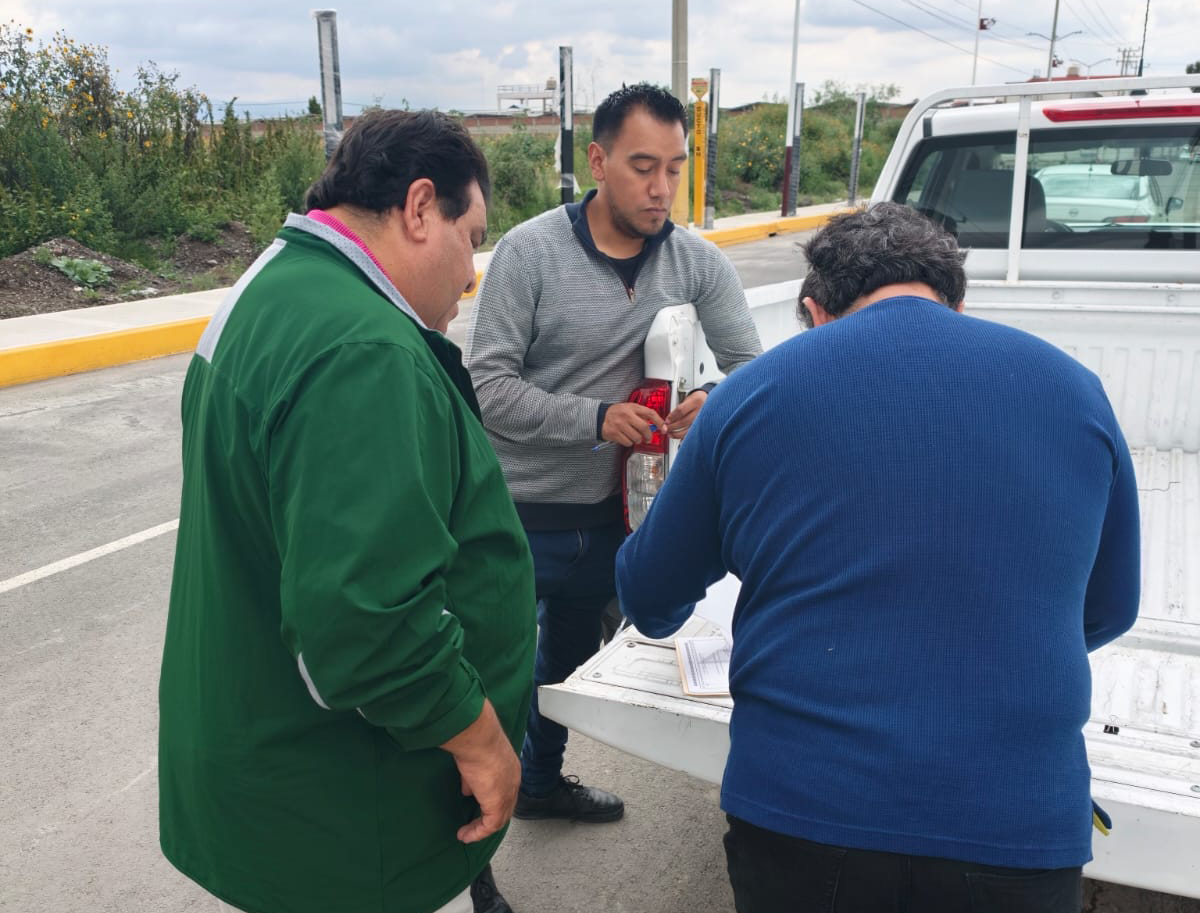 ContraloriaGEM's tweet photo. 🏗️ En “2026, Año de las Obras en EdoMéx”, impulsado por la Gobernadora, Mtra. Delfina Gómez Álvarez, el #OIC en la SEDUI testificó la entrega-recepción de la rehabilitación de la avenida Arturo Montiel, en #Chalco.

#ElPoderDeServir #ContraloríaEdoMéx https://t.co/FzZZgtHUhH
