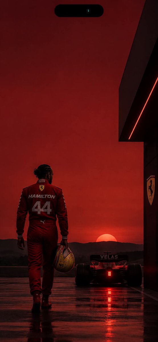 Pulaxki's tweet photo. Lewis Hamilton | 44 https://t.co/81yQV2BjZu
