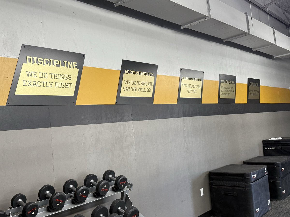 CoachLSimmons's tweet photo. Dawson ISD Weight Room got some nice upgrades this morning!
Thank you Mrs. Farish for allowing us to purchase signage for the Weight Room! Now, The Bulldog Way is seen, not just heard, by every student-athlete in Dawson!
Thank you to @waterboy_Gil @waterboy_tx for their work on this project as well!
#RiseToTheStandard #TheBulldogWay #DARTS #DawsonPride