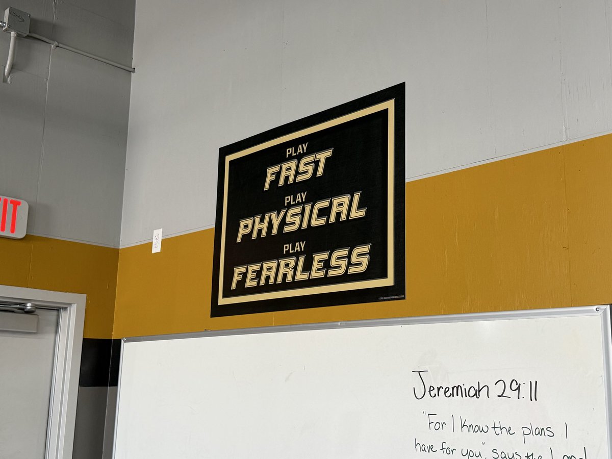 CoachLSimmons's tweet photo. Dawson ISD Weight Room got some nice upgrades this morning!
Thank you Mrs. Farish for allowing us to purchase signage for the Weight Room! Now, The Bulldog Way is seen, not just heard, by every student-athlete in Dawson!
Thank you to @waterboy_Gil @waterboy_tx for their work on this project as well!
#RiseToTheStandard #TheBulldogWay #DARTS #DawsonPride