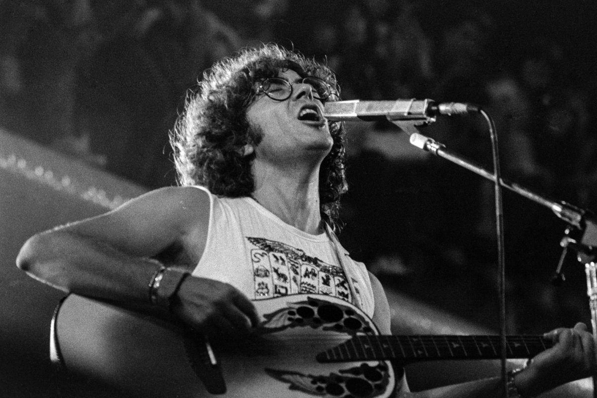 RollingStone's tweet photo. Piero, Known as a Leader of Latin American Songwriting, Dead at 81

The musician was known for classic songs like “Mi Viejo" and “Soy Pan, Soy Paz, Soy Más."

Read: https://t.co/WI8hySra4A https://t.co/soRnZrbaUB
