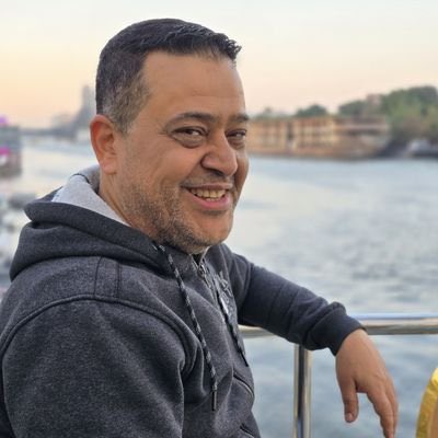 tshreefi's tweet photo. مساء الخير…
هذا إعلامي مصري يدعى  (( ابن علوان )) 

يقوم بزيارات متكررة الي صنعاء ويلتقى بقيادات في مليشيا الحوثي بشكل متكرر!!
 (( محمد البخيتي وحسين البخيتي ))

نتمنى من الحكومة المصرية الكريمة الشقيقة اتخاذ اجراء ، منّا إلي السفارة السعودية في مصر الحبيبة 
@KSAembassyEG https://t.co/AscHKjYYp3