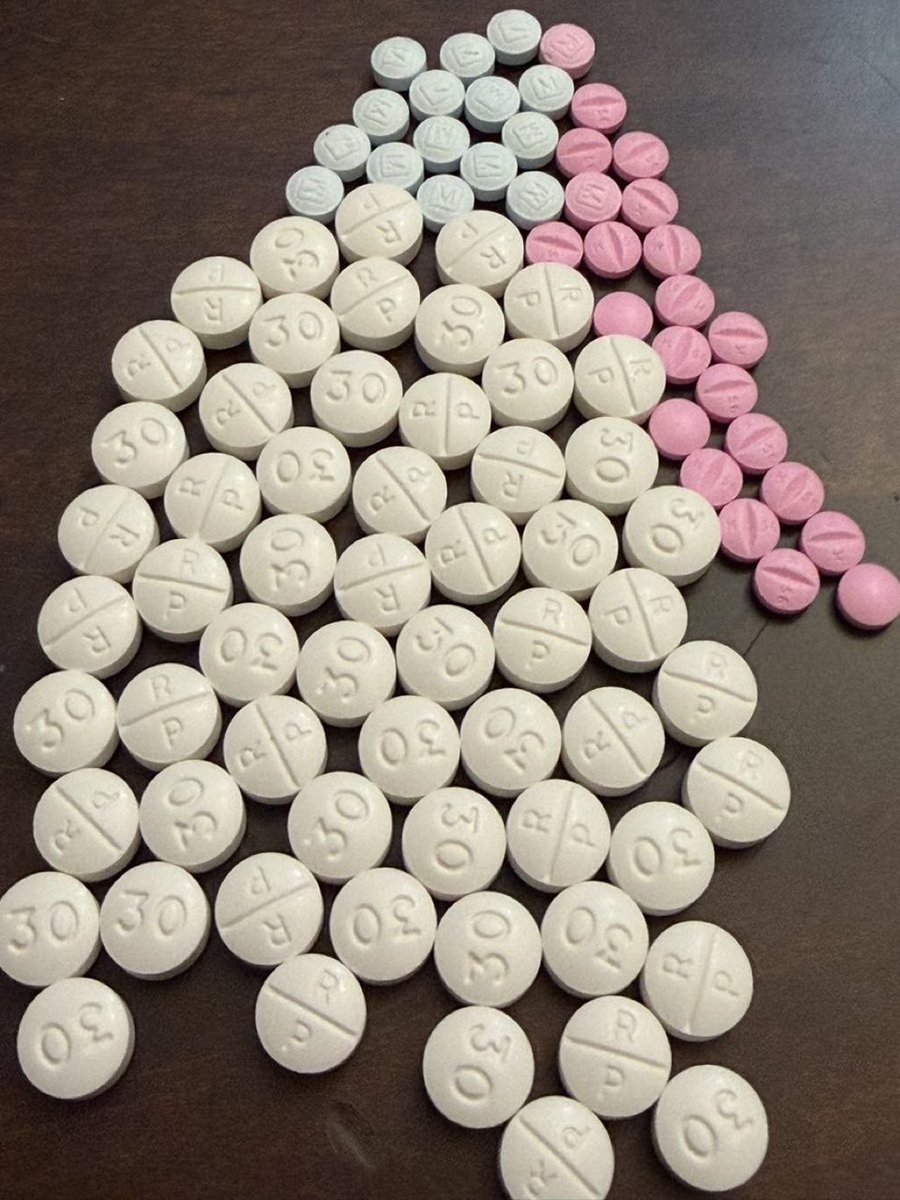 therealpharmaci's tweet photo. Script another score 
RP 30s 
K56 pink 10s

#drugtwt #oxy #oxycodone
#NSFW #cocaineandporn #Juicewrld
#starvingartistsliterally #recreationalcracksmokers https://t.co/2gN9f0OubE