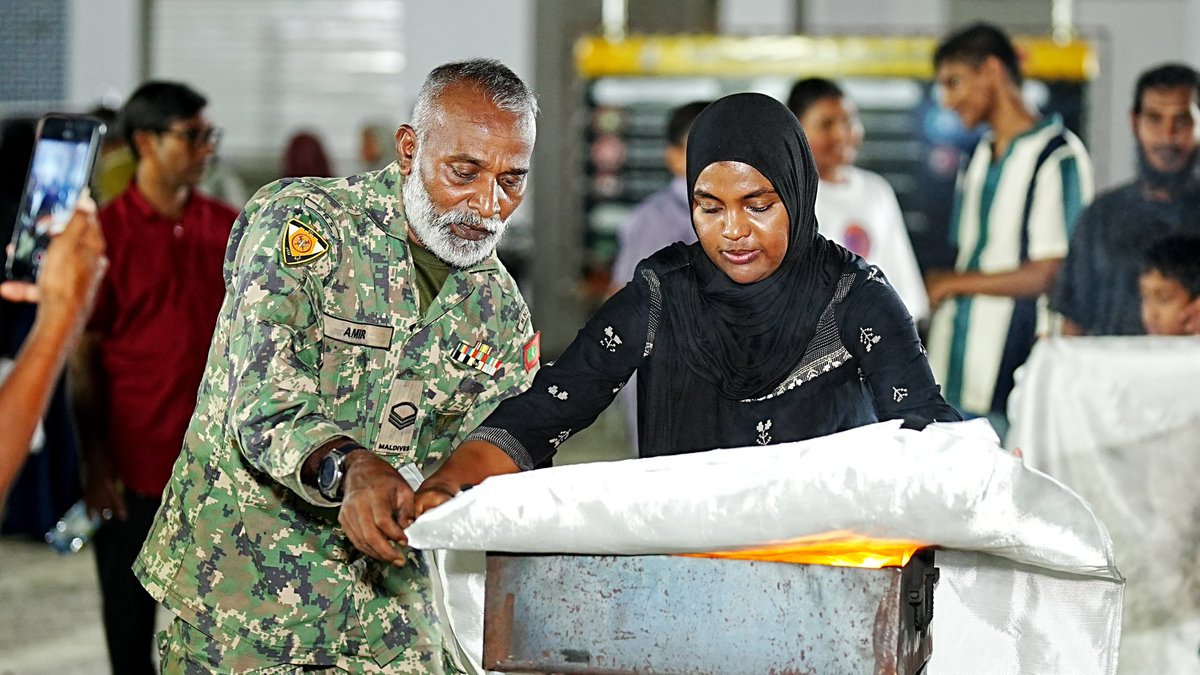 Fdc_mv's tweet photo. Practical fire safety demonstrations were conducted during Fire Safety Awareness Session 2, helping Aman Towers residents strengthen their knowledge of fire prevention and appropriate emergency response procedures.

#FDC #MNDF #FireSafety #AmanMujthamauakah
#BetterLivingBrighterFuture