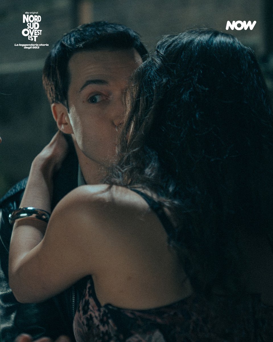 NOWTV_It's tweet photo. Signore e signori ✨ MICHELA ROSSINI ✨ 

#NordSudOvestEst – La leggendaria storia degli 883 

#883laserie https://t.co/AqAcyr4fwV