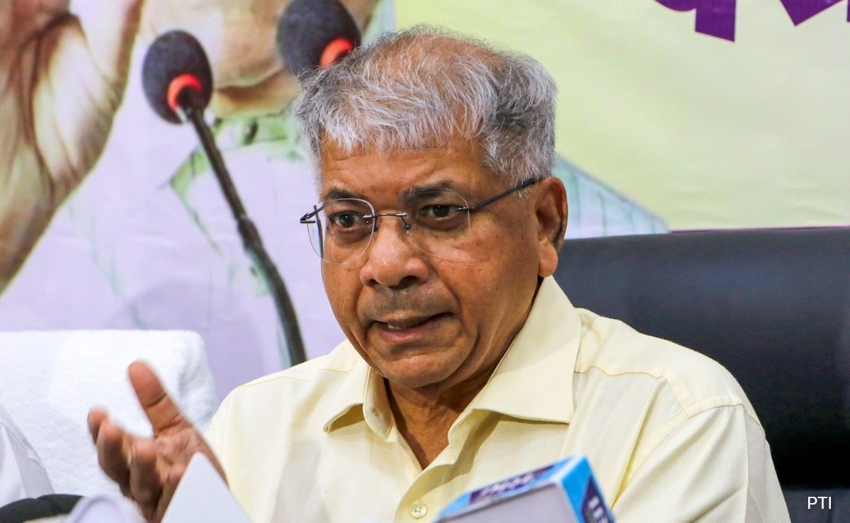 ShodhMajha's tweet photo. The Vanchit Bahujan Aghadi supports the sit-in protest at Jantar Mantar tomorrow, October 10, against Chief Election Commissioner Gyanesh Kumar and demands strict legal action against him.
: Adv. Prakash Ambedkar
National President, Vanchit Bahujan
@Prksh_Ambedkar
#vbaforindia https://t.co/xzmIgnNk91